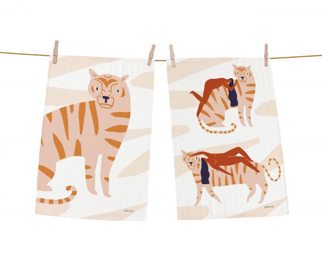 Dish towels set riding on the tiger